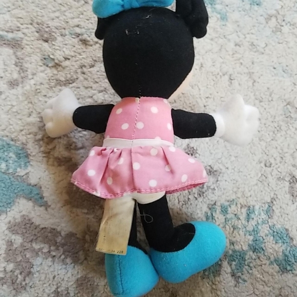 Minnie Mouse plush doll - Picture 2 of 2